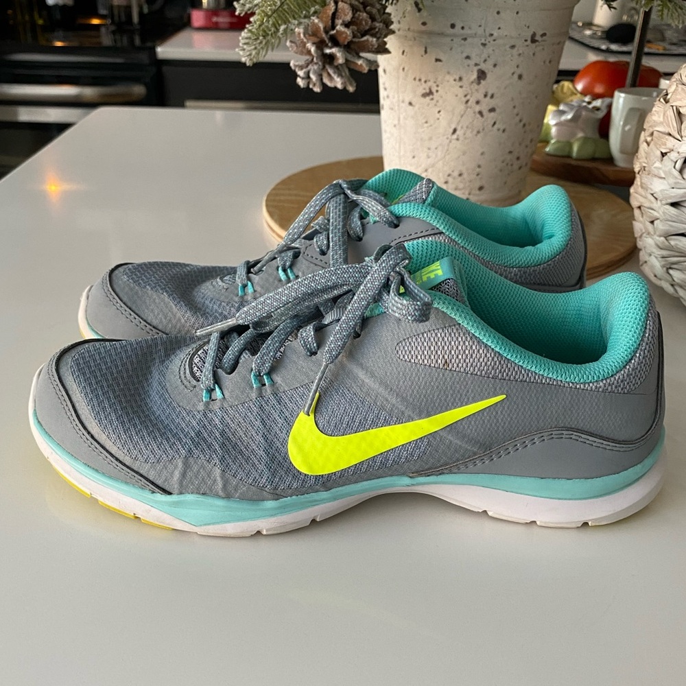 NIKE | flex training shoes